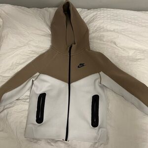 Youth Nike Tech Fleece Sz M